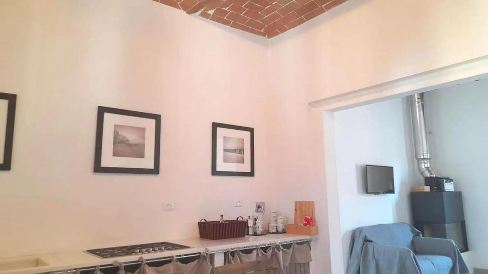 Toscana Appartamento Di Charme Con Due Camere, Due Bagni E Terrazza In Posizione Centralissima Cecina