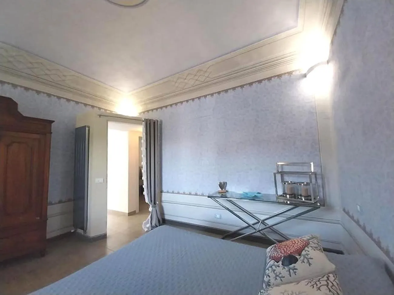 Toscana Appartamento Di Charme Con Due Camere, Due Bagni E Terrazza In Posizione Centralissima Cecina