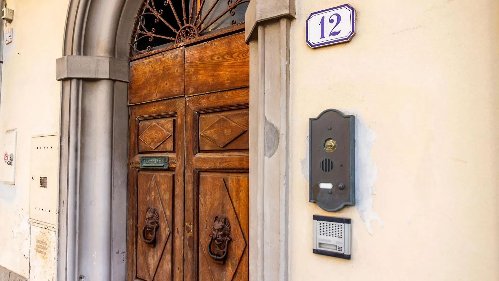 Toscana Appartamento Di Charme Con Due Camere, Due Bagni E Terrazza In Posizione Centralissima Cecina  0*, Cecina (Livorno)