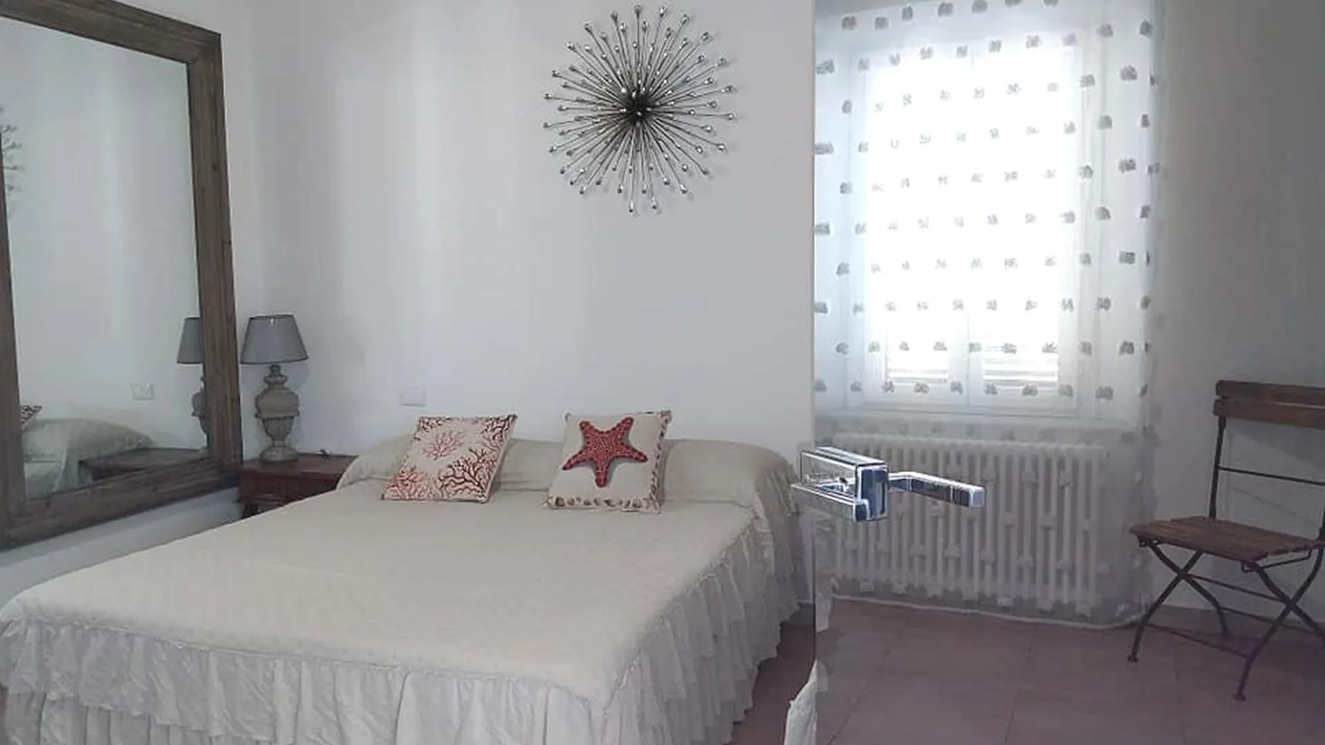 Toscana Appartamento Di Charme Centralissimo Con Due Camere E Due Bagni E Terrazza A 2 K Dal Mare Cecina  0*, Cecina (Livorno)