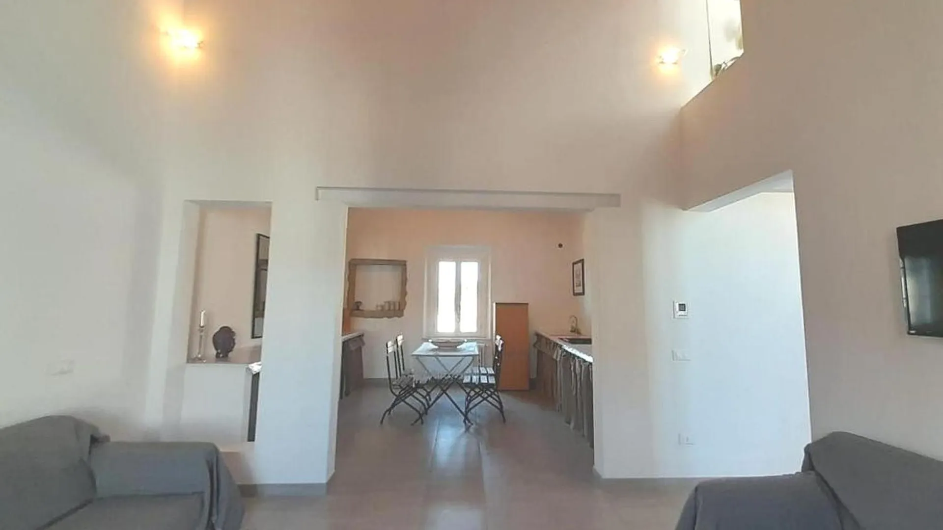 Apartment Toscana Appartamento Di Charme Con Due Camere, Due Bagni E Terrazza In Posizione Centralissima Cecina