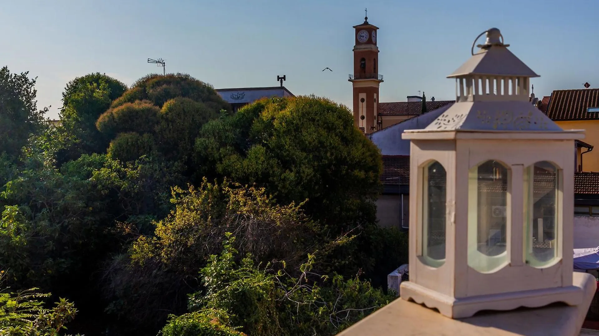 Toscana Appartamento Di Charme Con Due Camere, Due Bagni E Terrazza In Posizione Centralissima Cecina  0*, Cecina (Livorno)