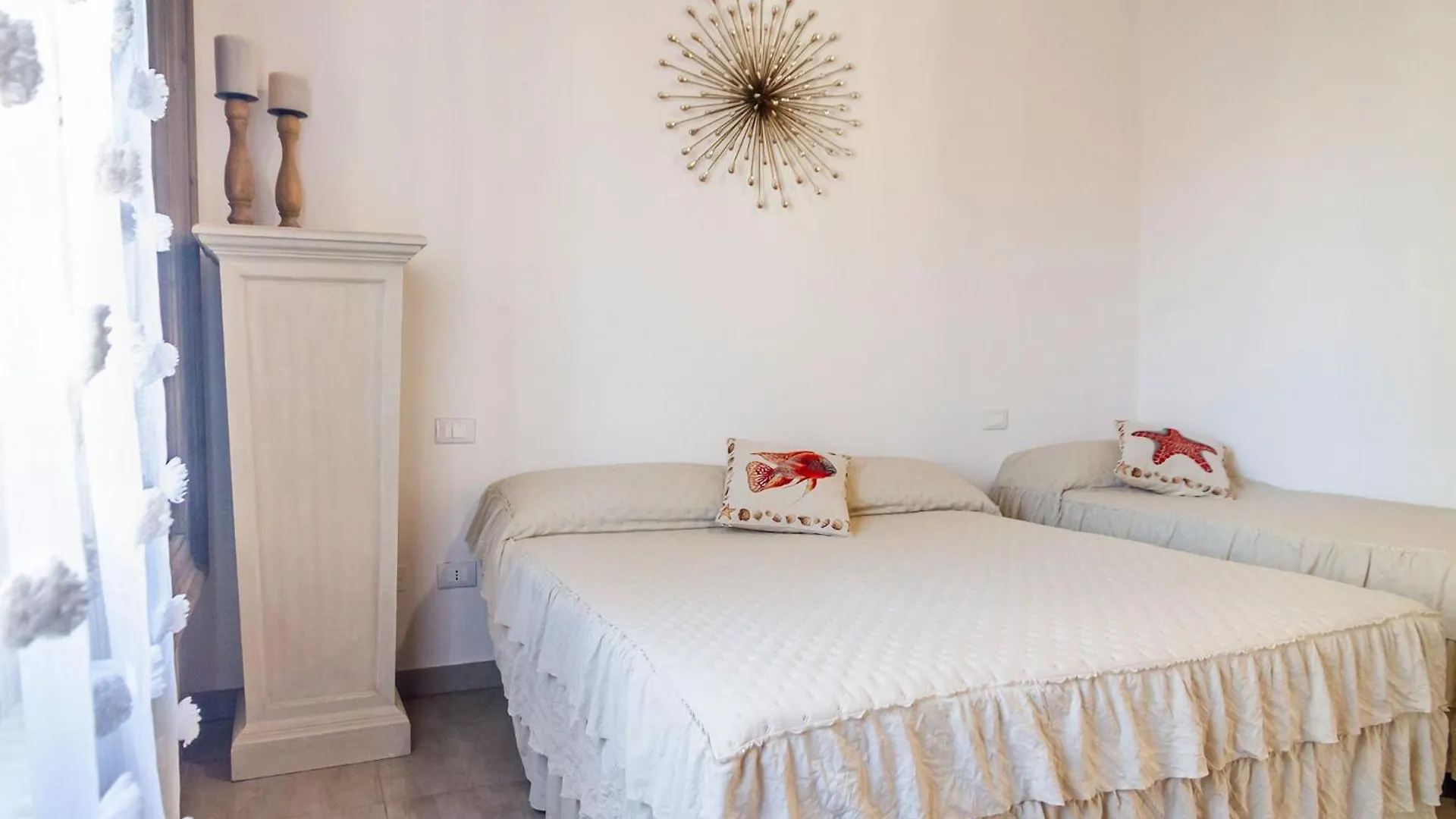 Toscana Appartamento Di Charme Con Due Camere, Due Bagni E Terrazza In Posizione Centralissima Cecina  Italy