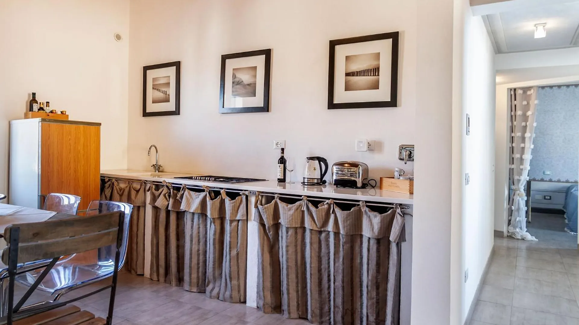 Apartment Toscana Appartamento Di Charme Con Due Camere, Due Bagni E Terrazza In Posizione Centralissima Cecina  Italy