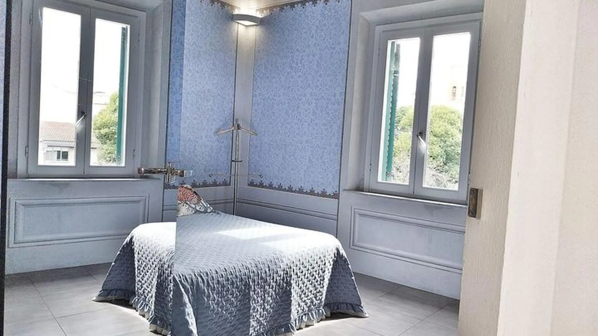 Apartment Toscana Appartamento Di Charme Con Due Camere, Due Bagni E Terrazza In Posizione Centralissima Cecina  Italy
